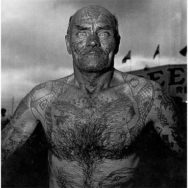 diane-arbus-tattooed-man-at-a-carnival-md-1970